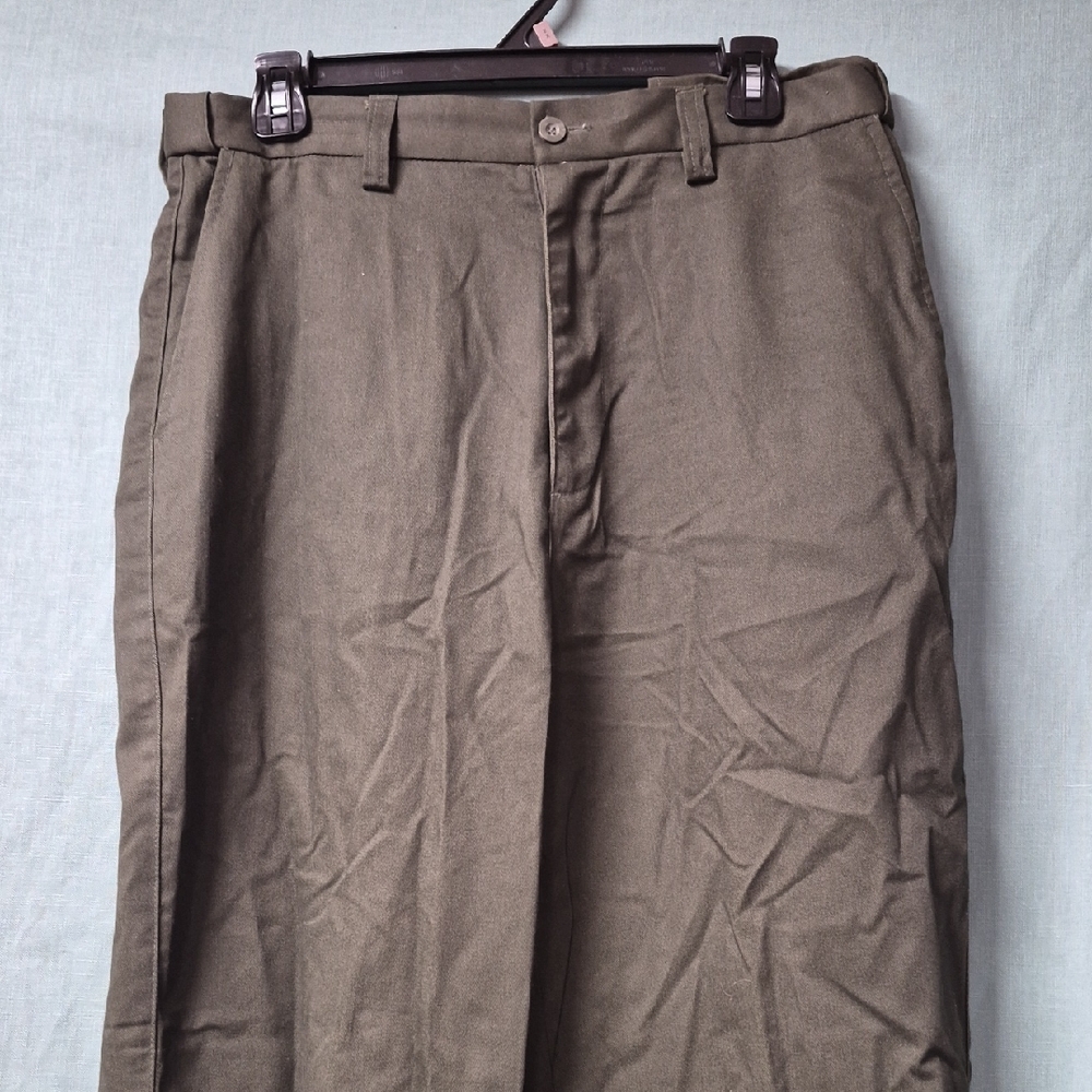 Mens Puritan Olive Green Pants.  No Size But Measurments Are In The Pictures
